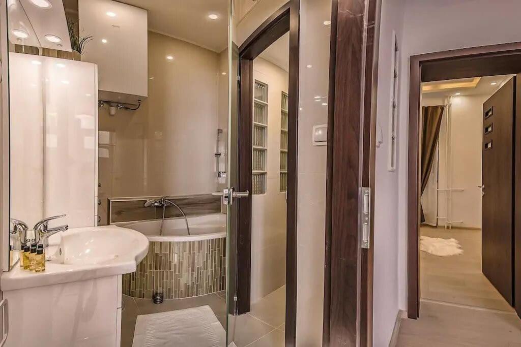 Szechenyi Renovated 2Br At Danube River Budapest Bagian luar foto
